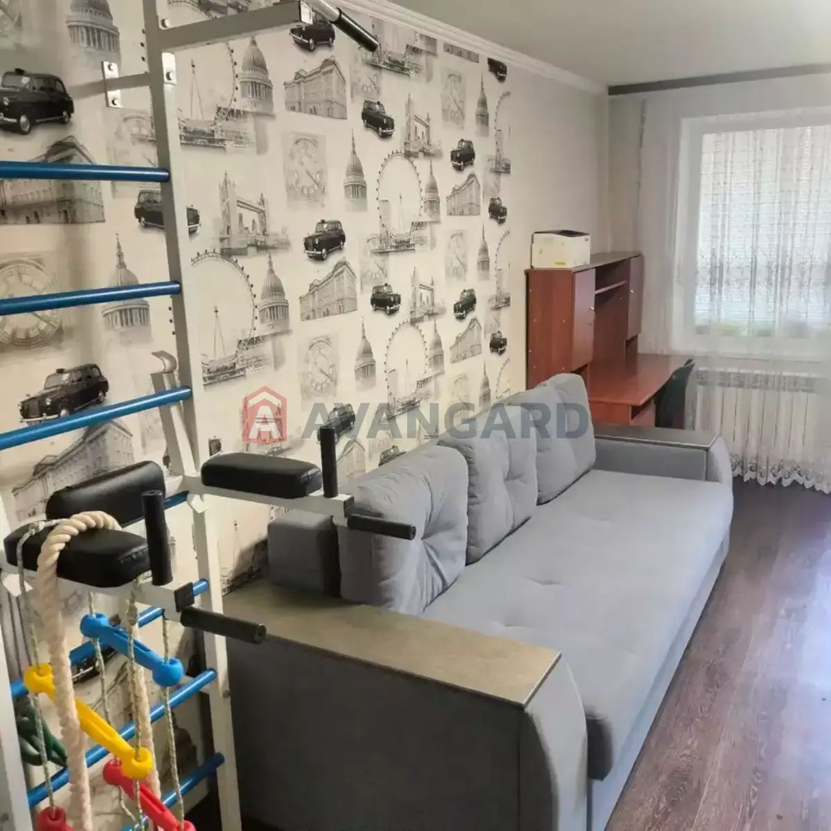 Продам 3 ком кв 70 кв м Караван Левобережны