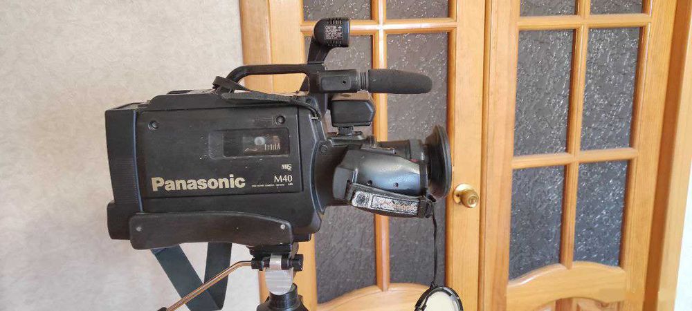 Продам видеокамеры Panasonic M40 и Panasonic M455