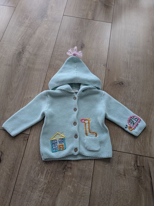 Miętowy sweterek pleciony na guziki marki Next r. 68/74