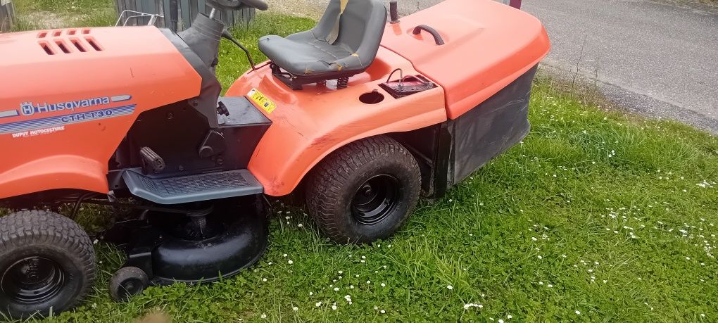 Tractor corta relva 16cv hiscuvarna com cesto