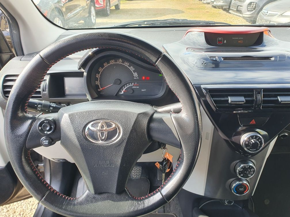 Toyota IQ benzyna klima bezwypadkowe z niemiec oplacone