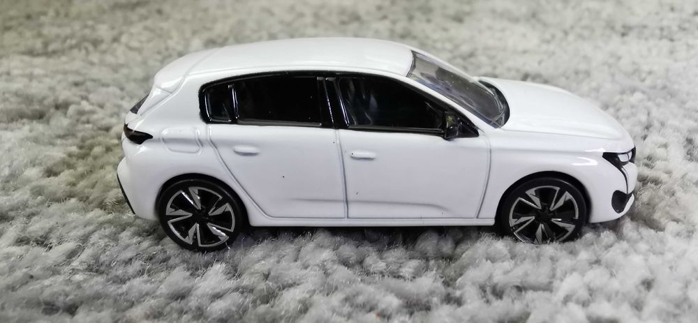 Peugeot 308 nowy, model 3inch, 1:64 Norev