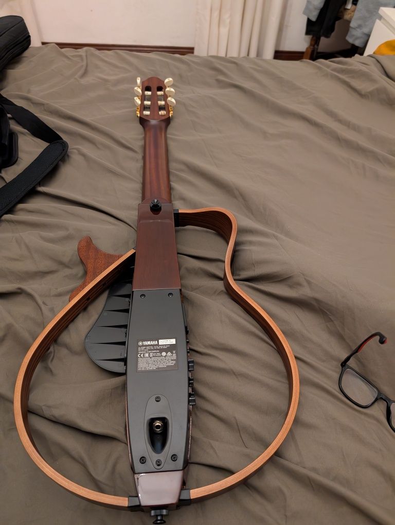 Yamaha silent SLG 200NW NT