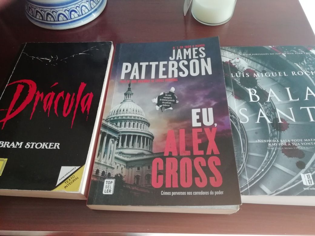 Livro Drácula, eu Alex Cross e Bala Santa