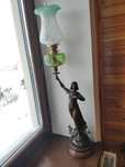 Figuralna sygnowana ogromna emaliowana lampa naftowa n7