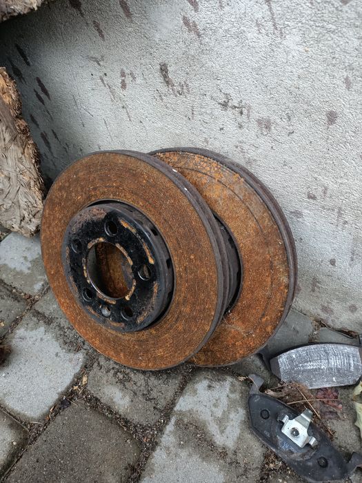 Sprzedam tarcze i klocki hamulcowe do seat Ibiza 3