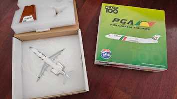 Miniatura Fokker 100 PGA 1:200 JC Wings com caixa original