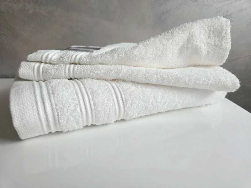 doskonały na prezent komplet 3 ręczników dobrej jakości 550G