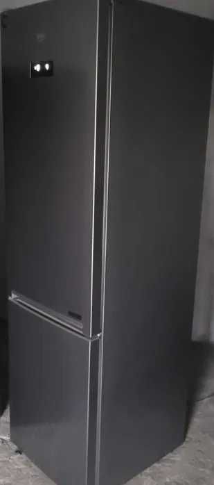 Lodówka Beko  Pełny No Frost 203cm Szuflada z kontrolą wilgotności