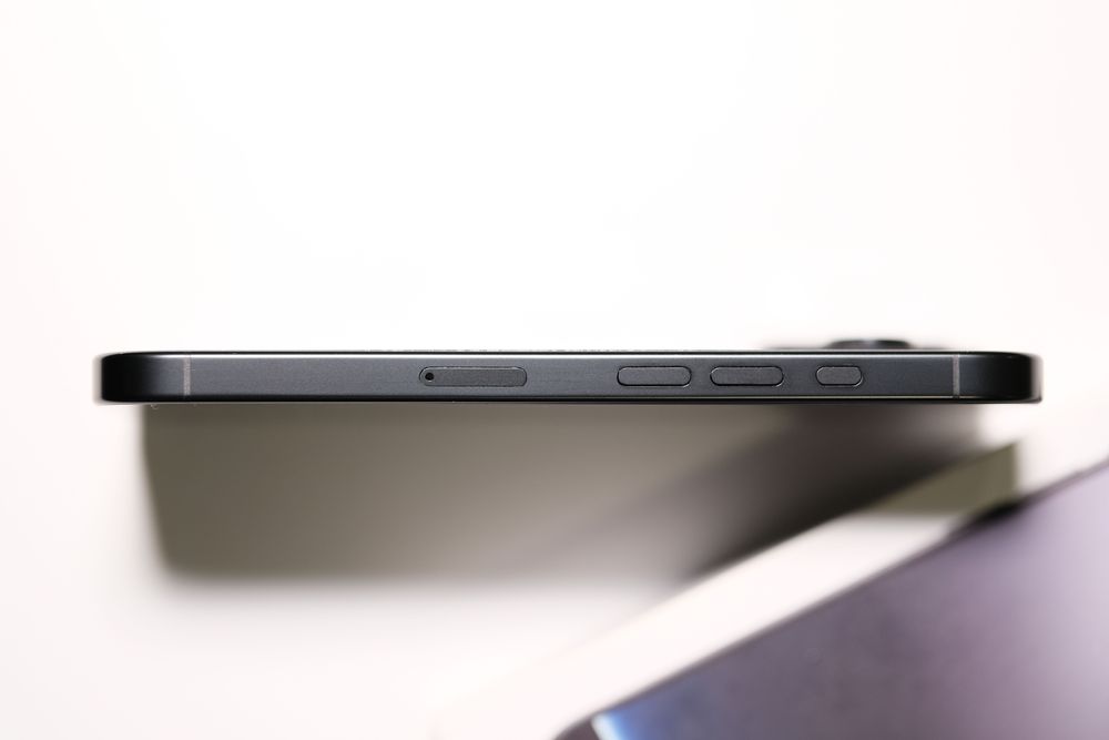 iPhone 16 Pro 128GB - Preto Titanium