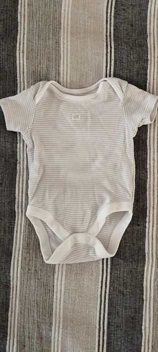 Body niemowlęce z krótkim rękawem