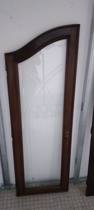 Vidros / prateleiras / portas / puxadores e fechaduras