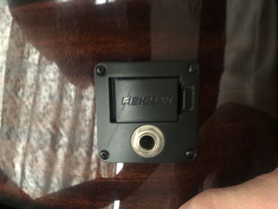 Viola fender com case como nova, pouquissimo uso.