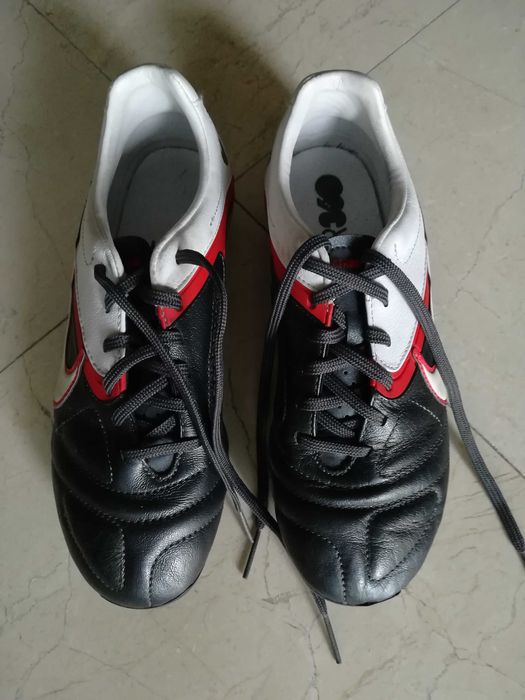 Chuteiras NIKE CTR360