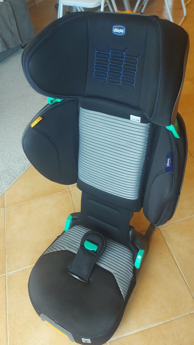 Cadeira auto Chicco Fold&Go i-Size (100-150 cm)