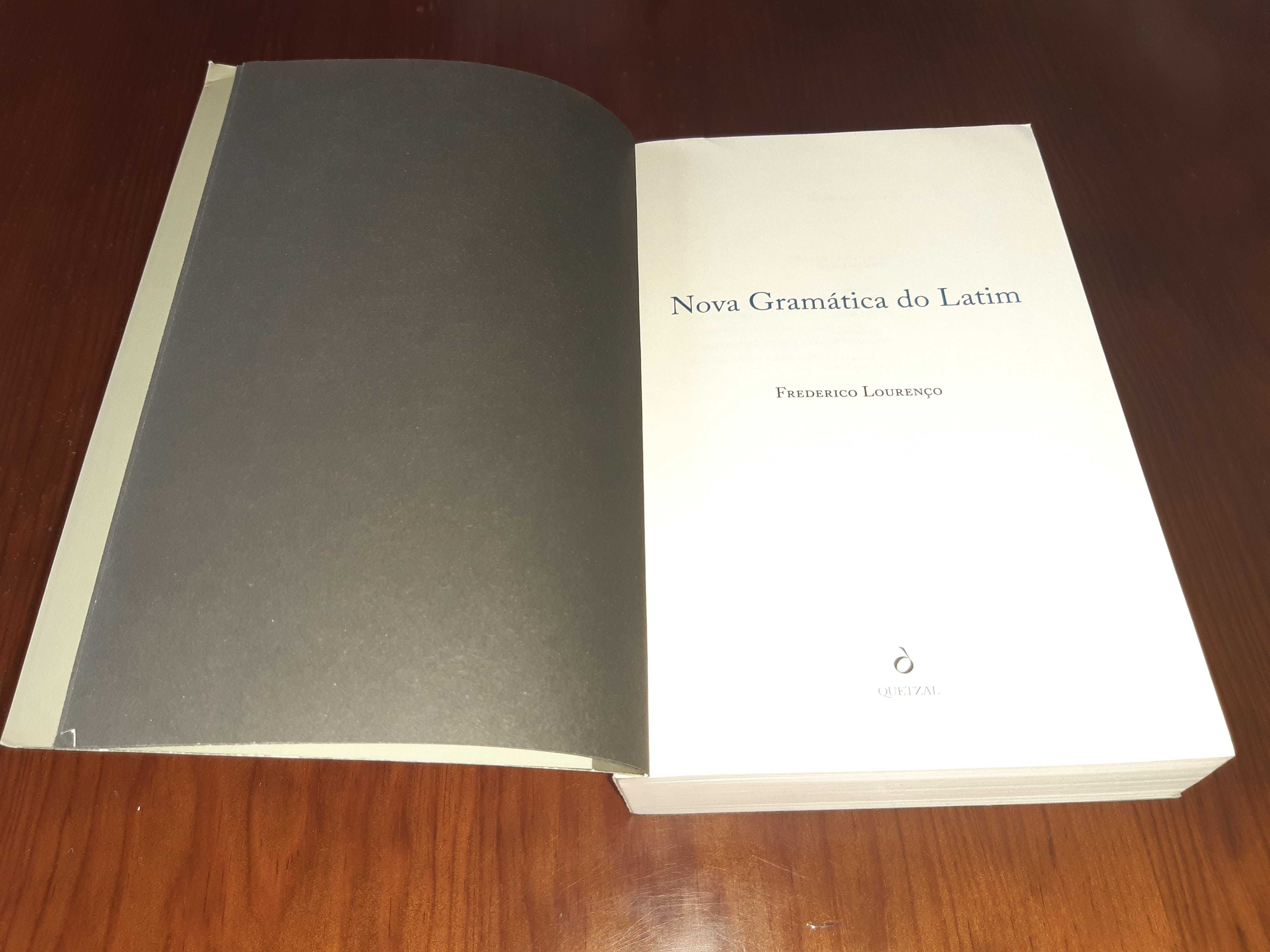 Livro "Nova Gramática do Latim"