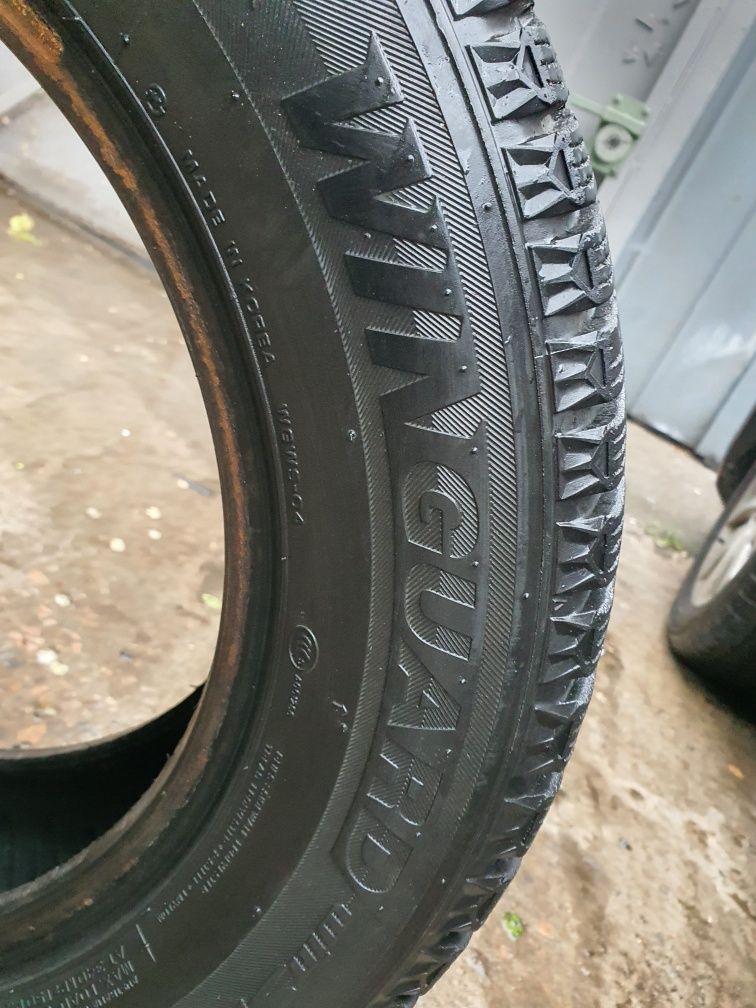 Резина зимняя, шины Roadstone R 15 195/65