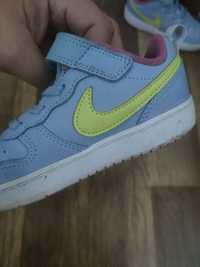 Buty jesienne dla dziewczynki Nike r 26