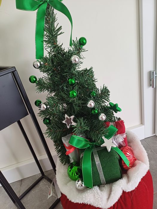 Ozdoby świąteczne, choinka, choinka pluszowa.
Jako ozdoba na Święta Bo