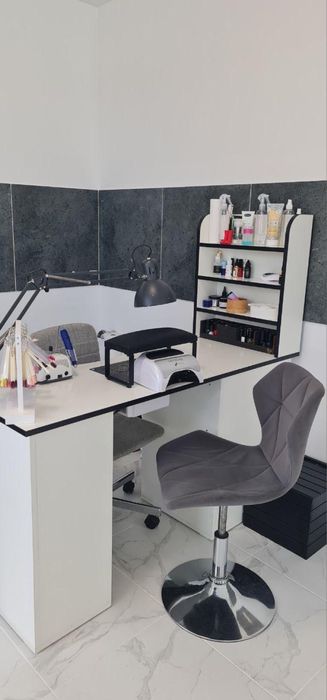 Манікюрний стіл якісний