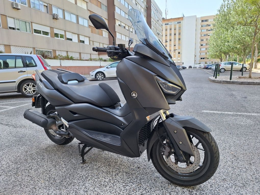 Yamaha X-Max 125