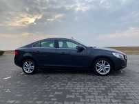 Volvo S60 VOLVO S60 2013 D3 Momentum Automat 5 cylindrów