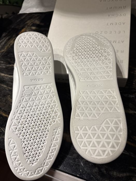 Sneakersy GEOX damskie biale r.37