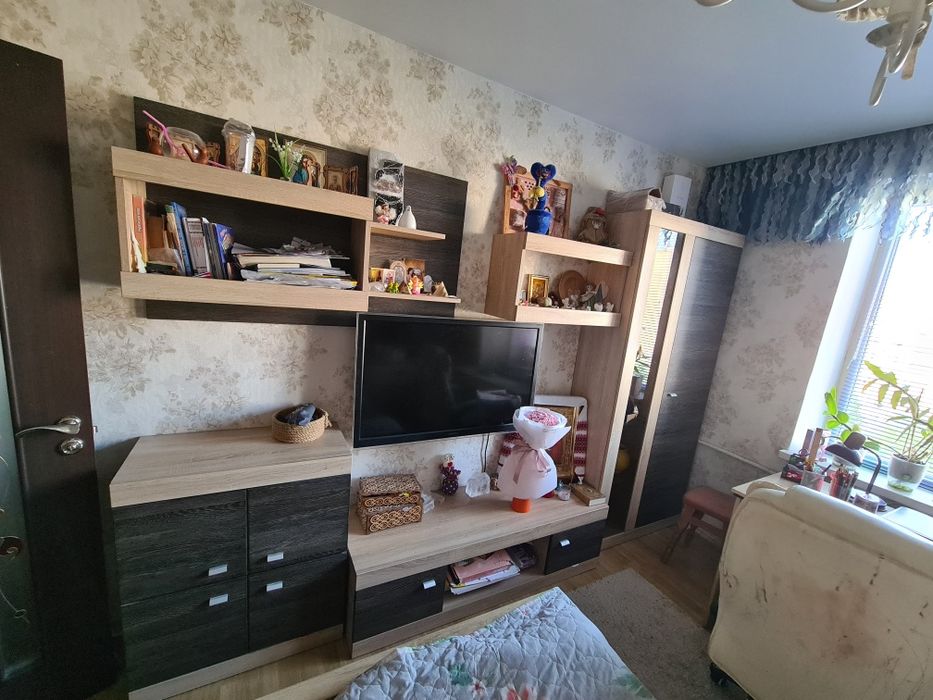 Стінка для вітальні чи дитячої кімнати