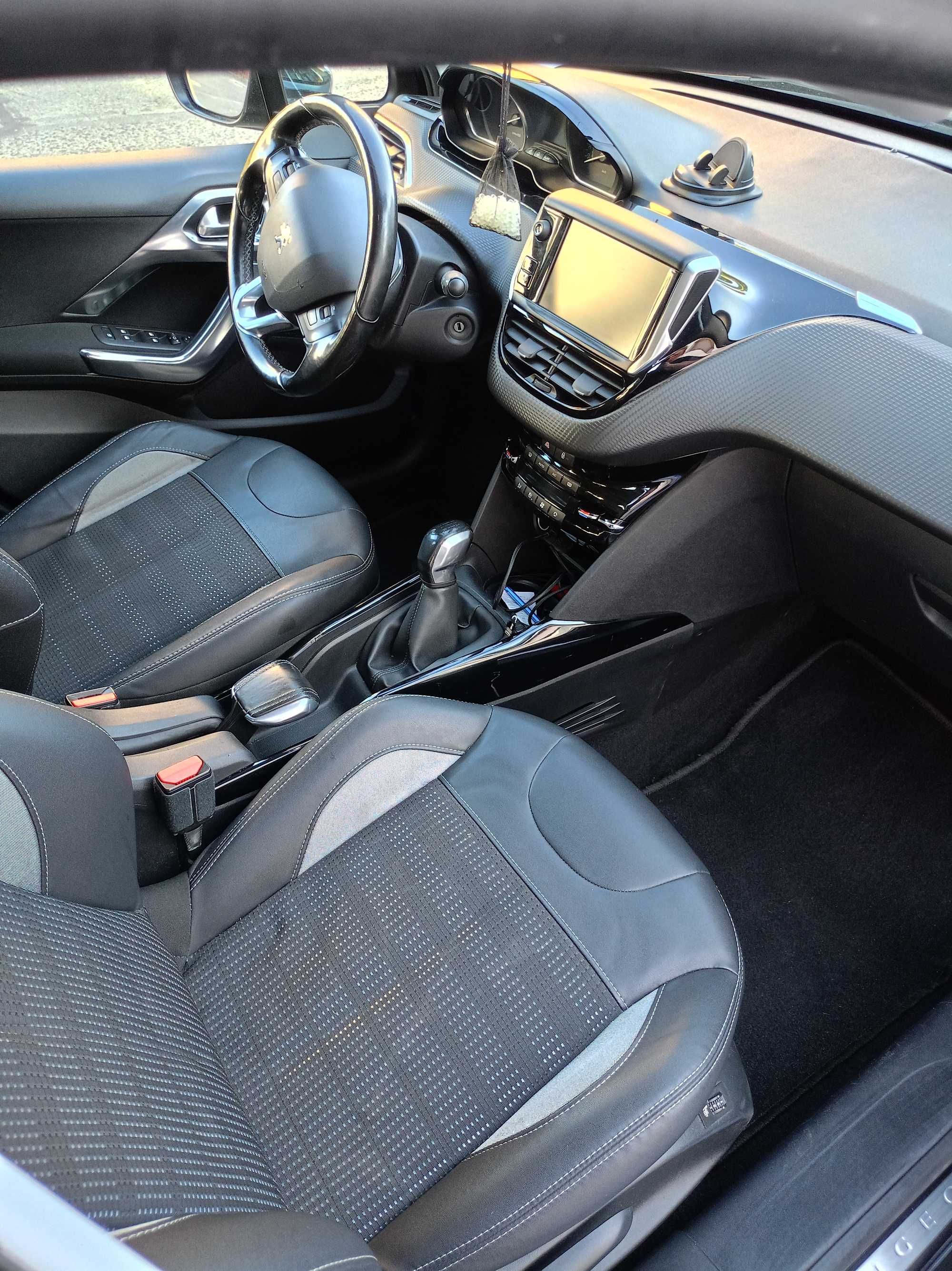 Peugeot 2008 1,2 Benzyna 2015r.
