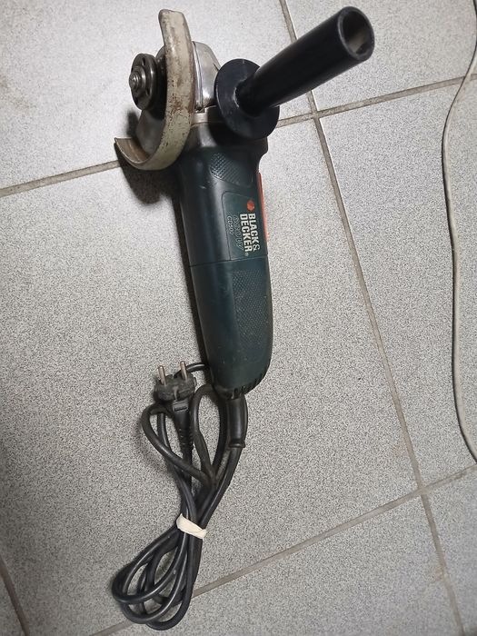 Szlifierka kątowa Black Decker 680W