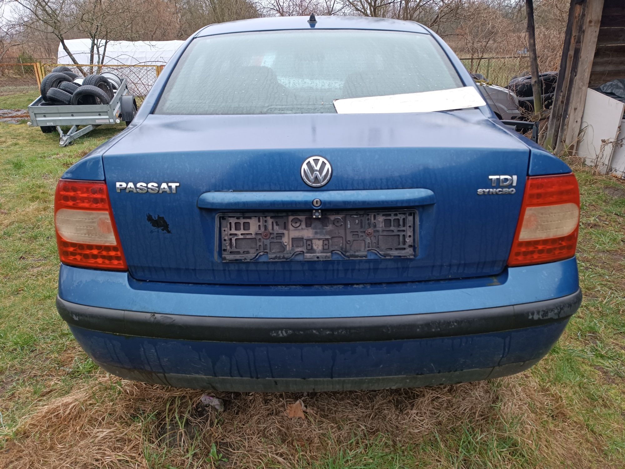 VW Passat B5 96-00r LR5U LR5V zderzak tył tylny