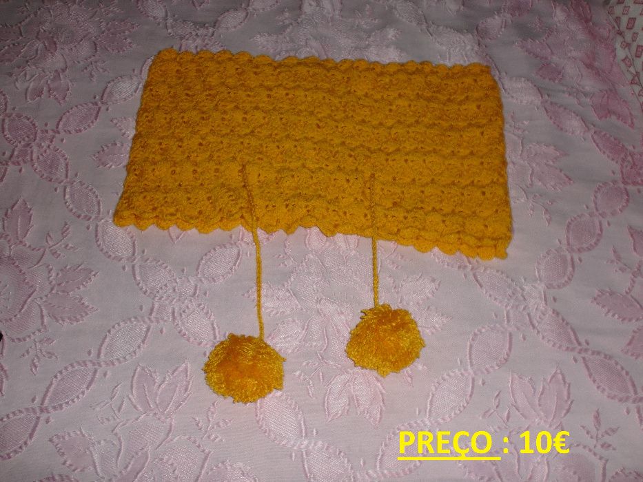 Cachecol cor de rosa / Gola amarela / Gorro verde – novos