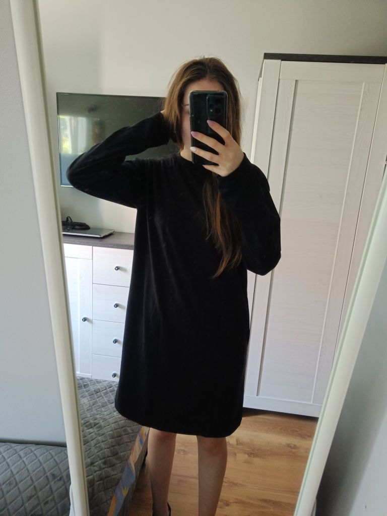 Klasyczna czarna sukienka Missguided
