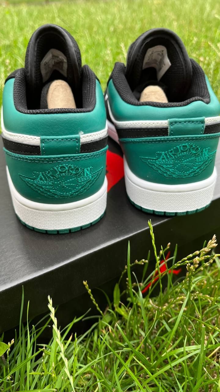 Jordan low Green