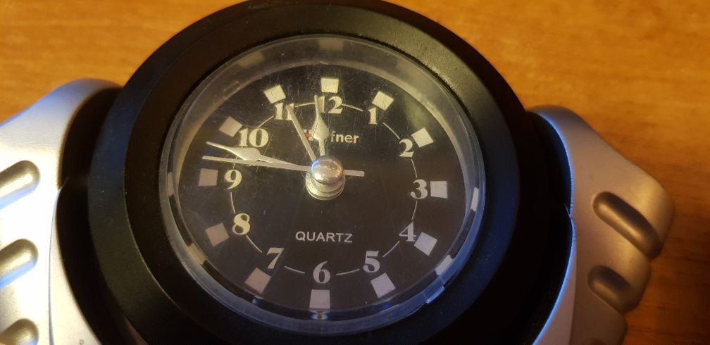 Zegarek budzik mały