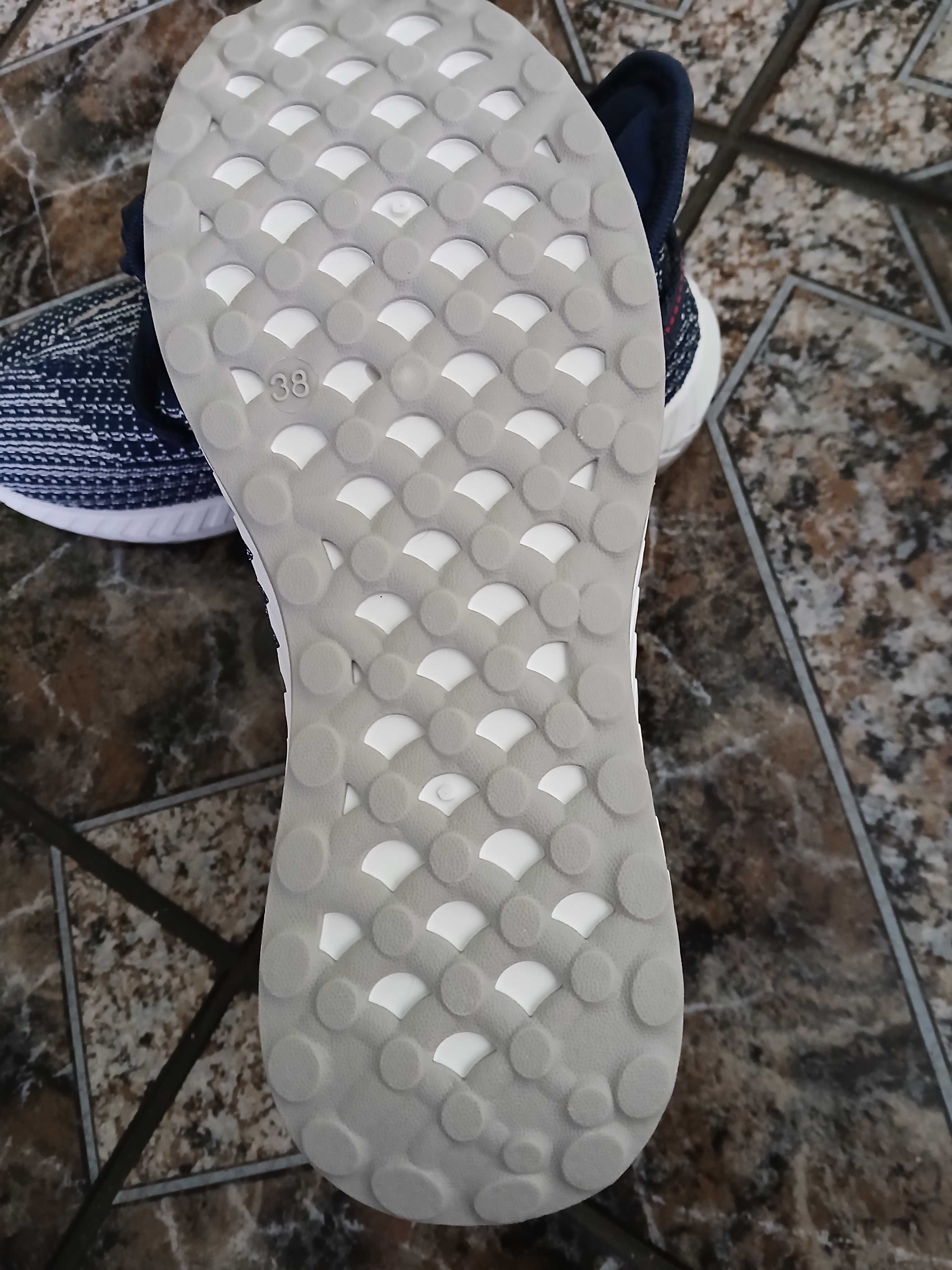 Buty młodzieżowe  letnie z siateczką rozm 38 Nowe