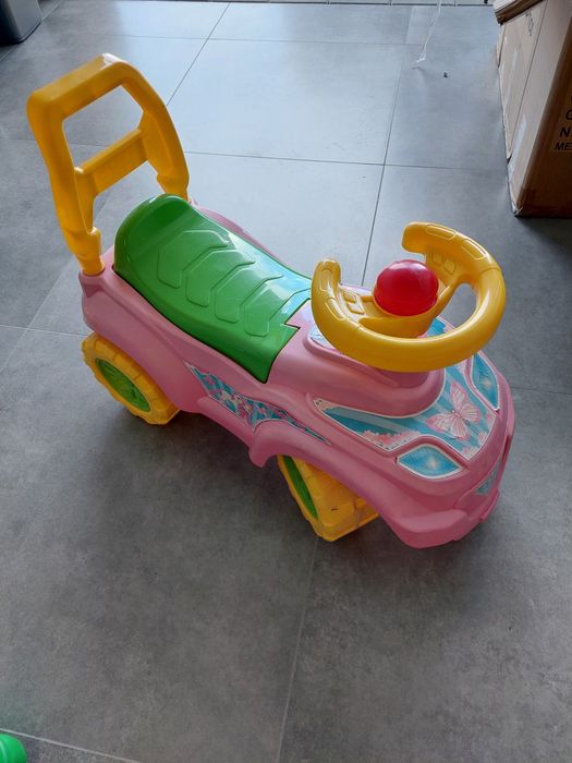 Samochód jeździk