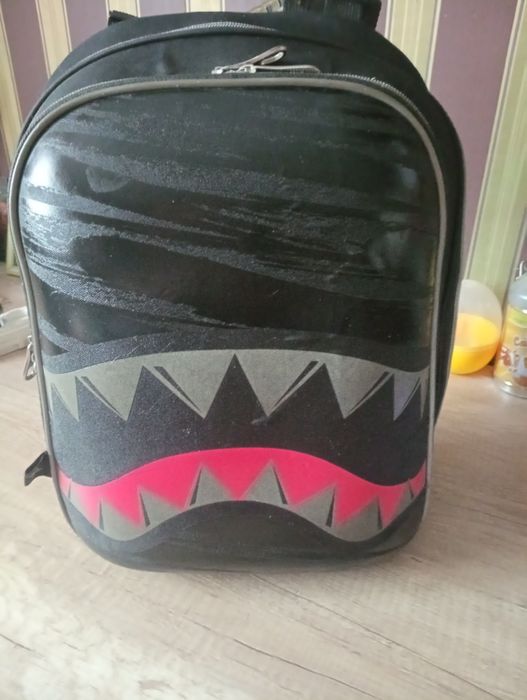 Продам шкільний рюкзак