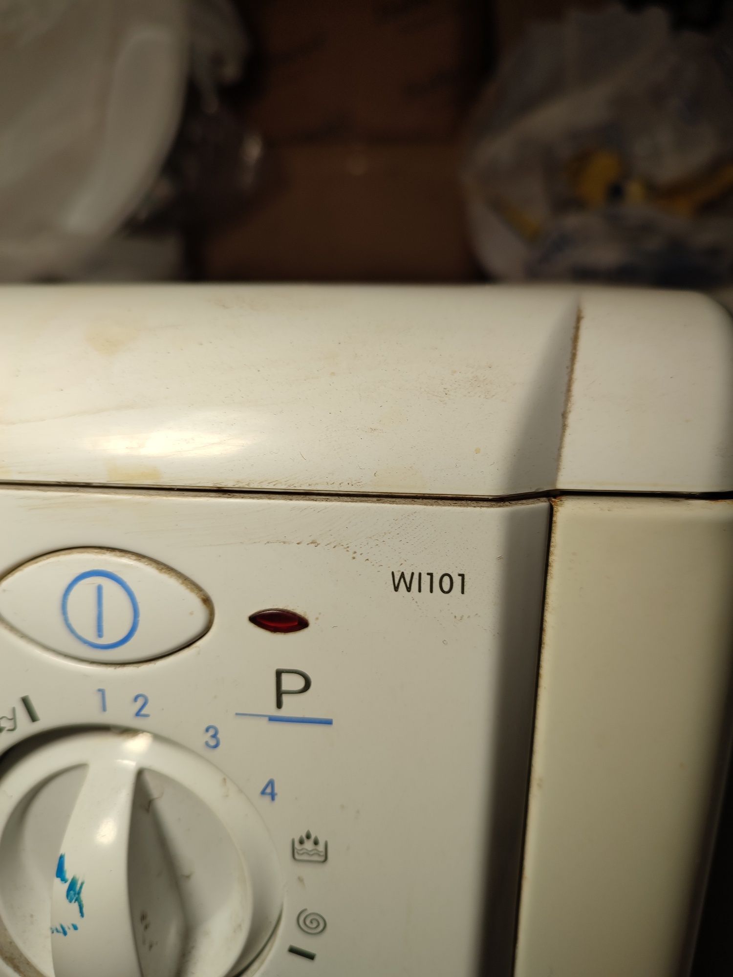 Пральна машинка Indesit WI101