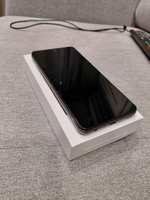 Телефон Samsung A52