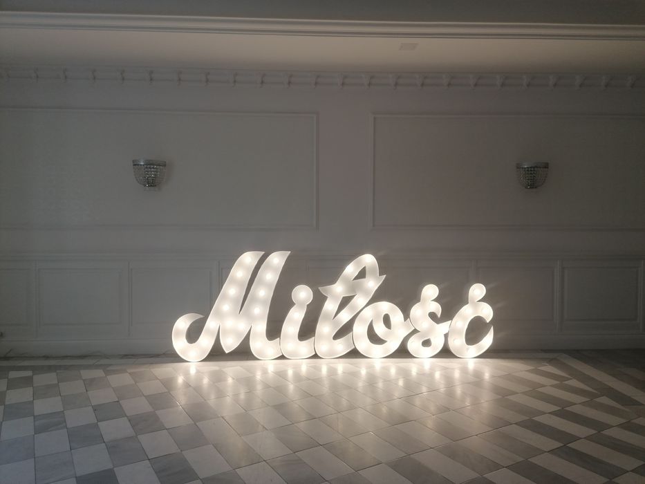 Napis  Miłość i LOVE - WYNAJEM