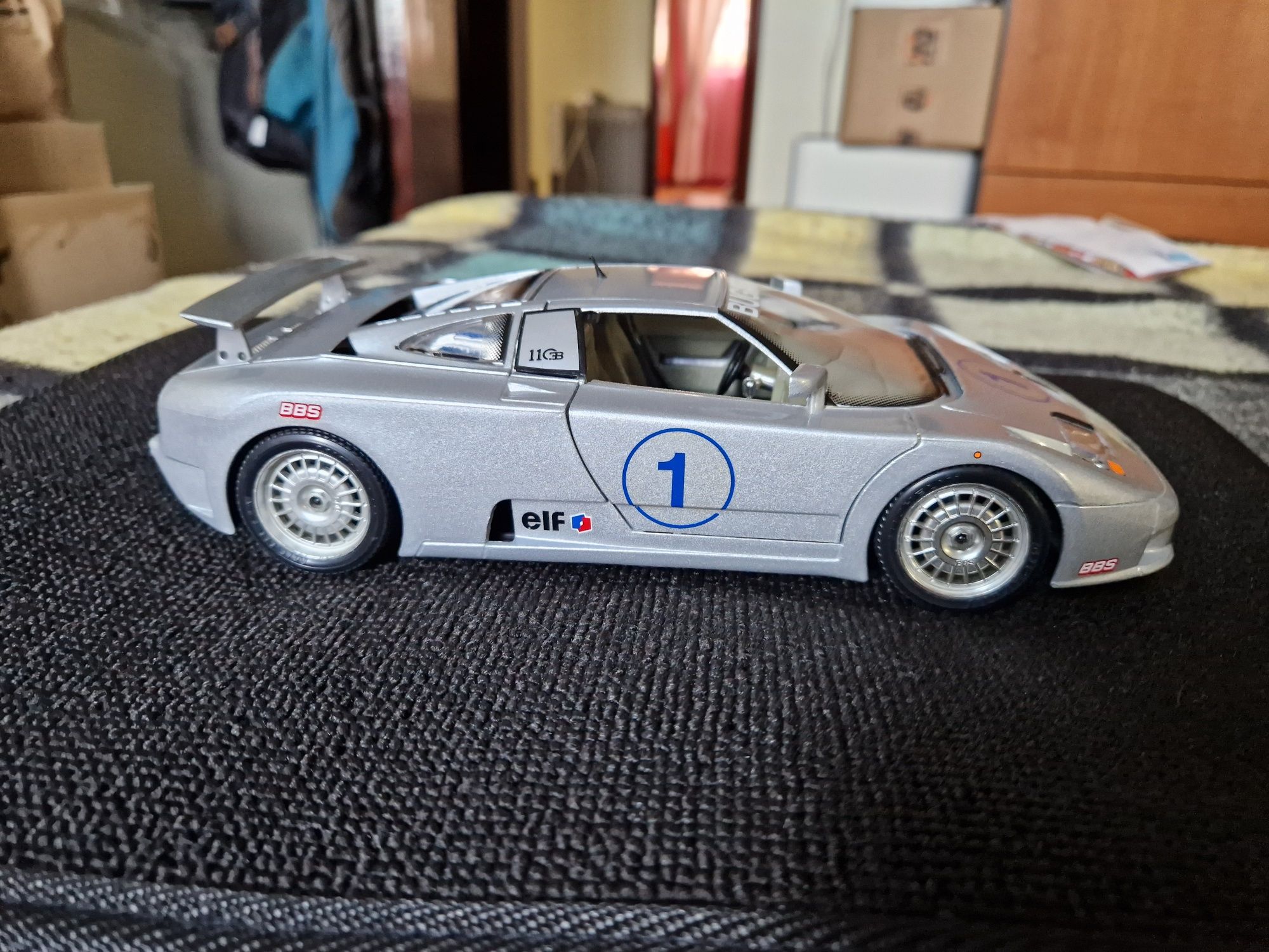 Bugatti eb 110 1/18 bburago