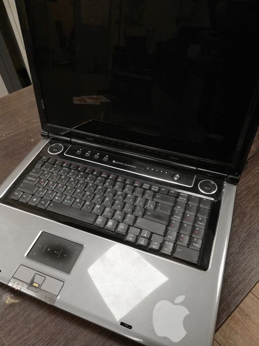 Мультимедийный Asus m70s