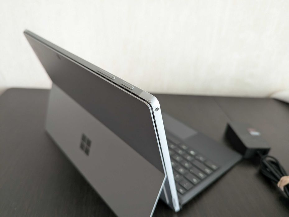 Microsoft Surface Pro 6 16/512gb Intel Core i7-8650u Батарея 100%
