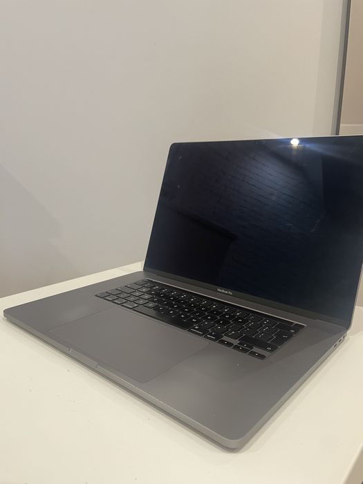 Laptop Apple MacBook Pro A2141 i9 1 TB 32GB