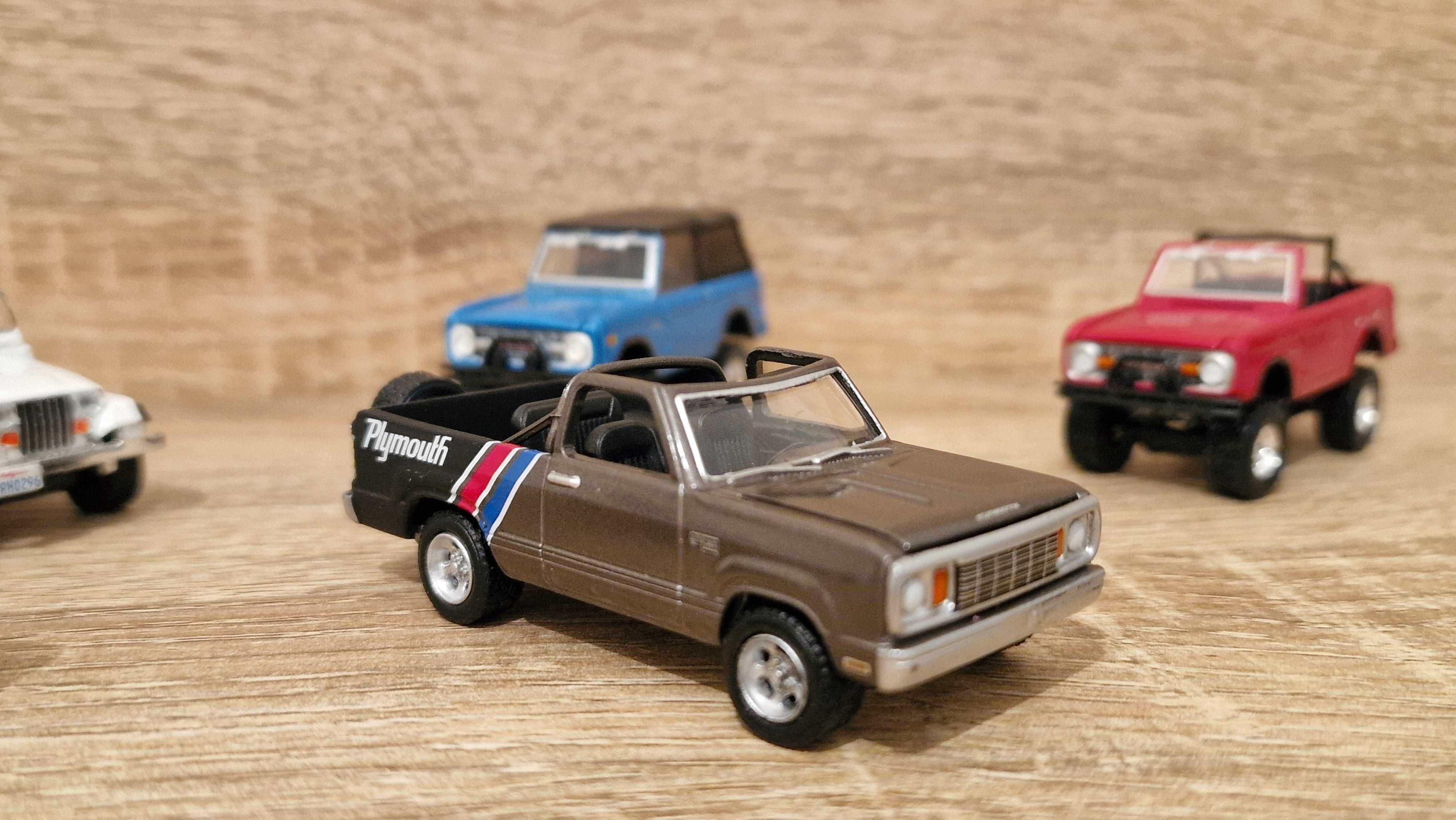Lote de 6 Jeeps de todo terreno 1:64
