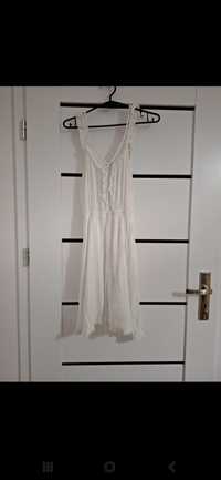 Letnia biała sukienka