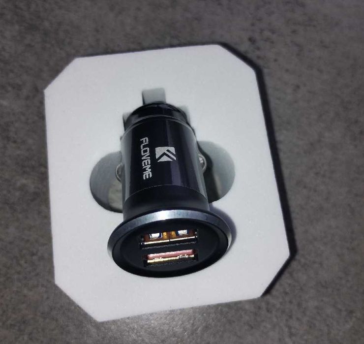 Samochodowa FLOVEME QC 3.0 z dwoma portami USB