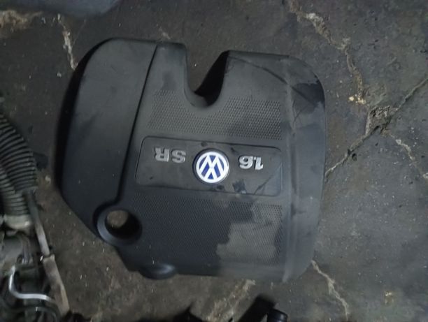 Volkswagen Golf 4 1.6 SR osłona pokrywa górna silnika