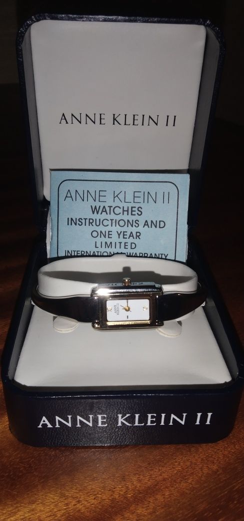 Годинник Anne Klein